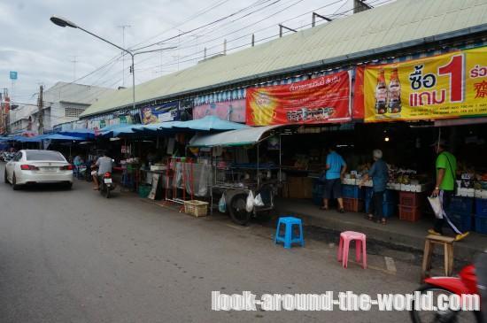 バンコク市内から自力でメークロン市場へ行く方法