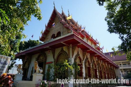 チェンマイ市内の徒歩で周れる寺院見学と激安マッサージを体験してみた